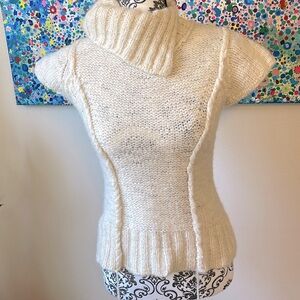 Atsuro Tayama gorgeous hand made short sleeved sweater in ivory.